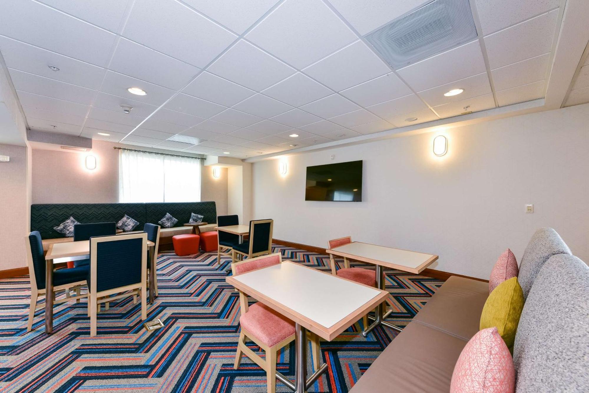 Hampton Inn & Suites Pittsburg Buitenkant foto
